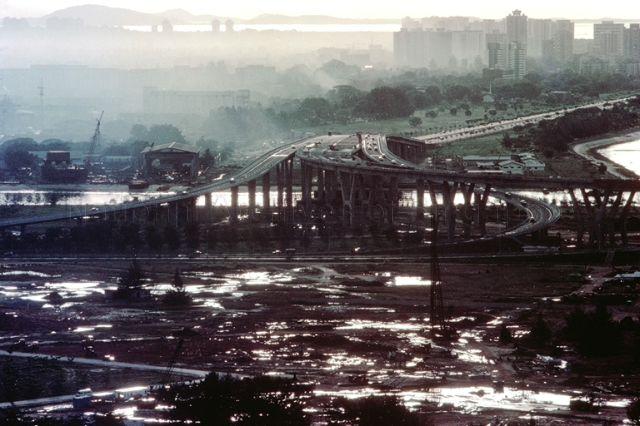 Benjamin Sheares bridge under construction