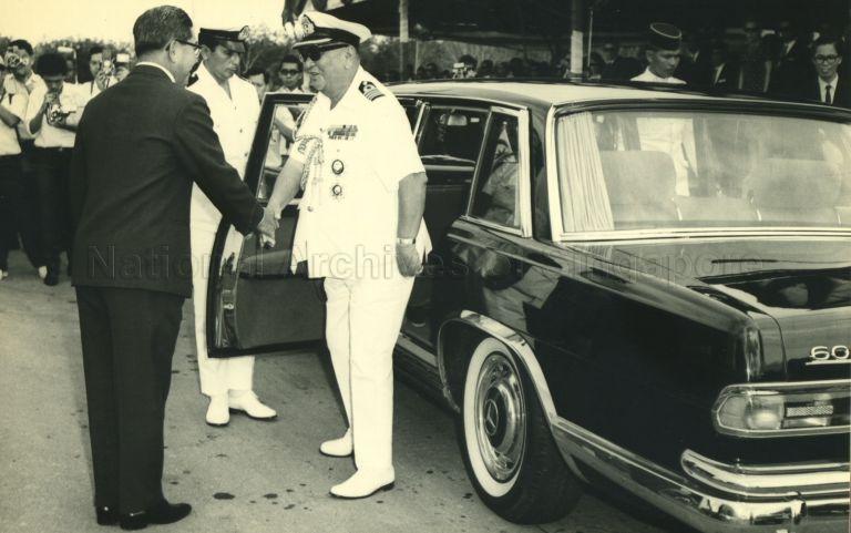 Chairman of the Public Utilities Board Dr Ong Swee Law (left) welcoming the Tunku Mahkota of Johore Tunku Abdul Rahman on his arrival at the opening ceremony of the Johore River Waterworks in Kota Tinggi