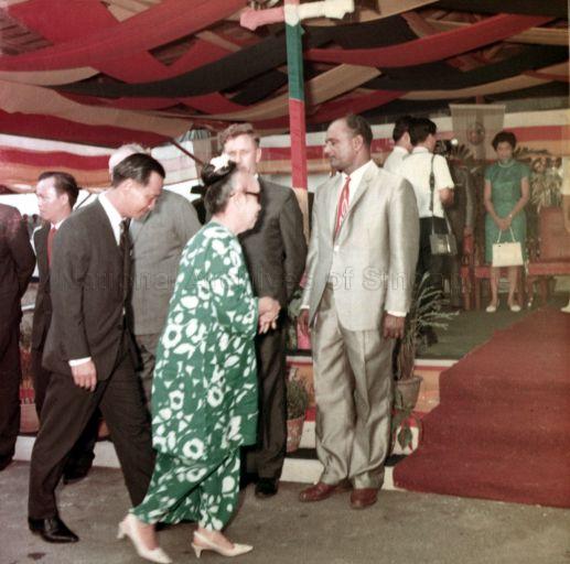 Sultanah Tun Aminah of Johore upon her arrival at the opening ceremony of the Johore River Waterworks in Kota Tinggi