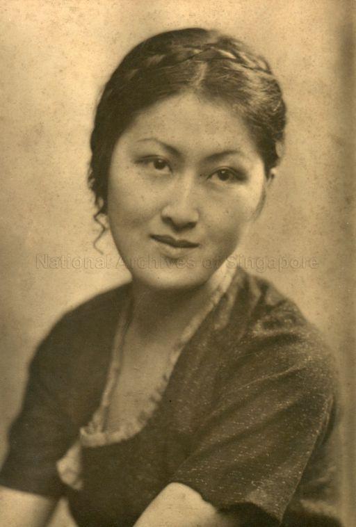Studio photograph of a young Ena Teh Guat Kheng (daughter of Dr Lim Boon Keng)