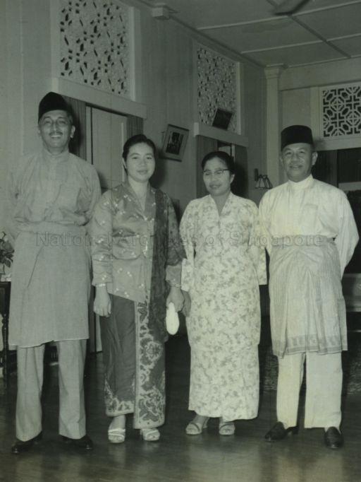 Yang Di-Pertuan Negara Yusof Ishak and Puan Noor Aishah posing with the Governor of Malacca, Tun Haji Abdul Malek, and his wife in Seri Melaka