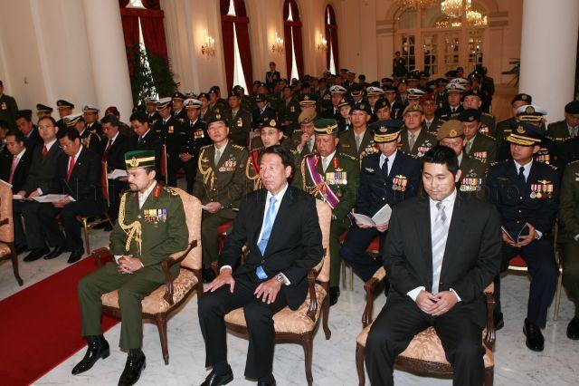 Seated from right, Prince Abdul Qawi of Brunei Darussalam, Deputy Prime Minister and Minister for Defence Teo Chee Hean and Crown Prince of Brunei Darussalam General Haji Al-Muhtadee Billah who will be conferred Distinguished Service Order (Military) by President S R Nathan at Istana