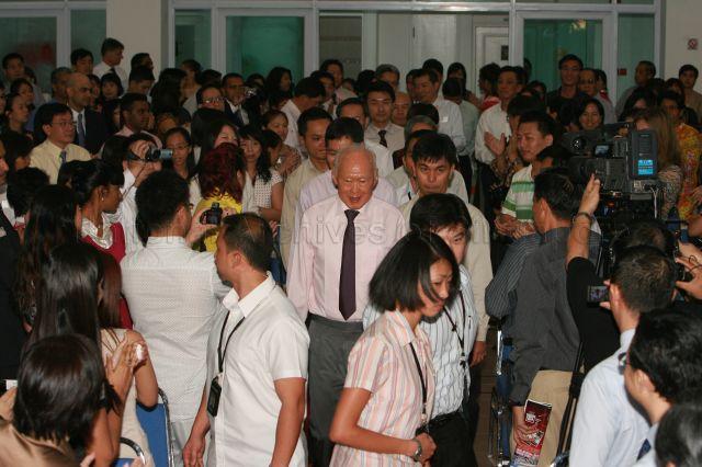 Minister Mentor Lee Kuan Yew arriving at Tanglin Community Club in Whitley Road to attend Tanjong Pagar Group Representation Constituency (GRC) citizenship ceremony