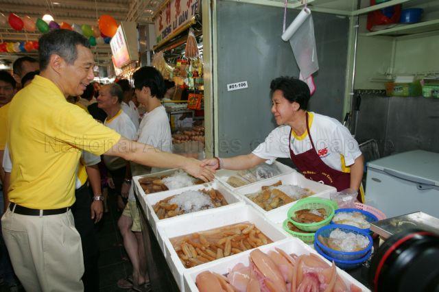 Taken at: Re-Opening Ceremony of upgraded hawker centre and market at Block 505 Jurong West Street 52 Pictured: Guest-of-Honour Prime Minister Lee Hsien Loong