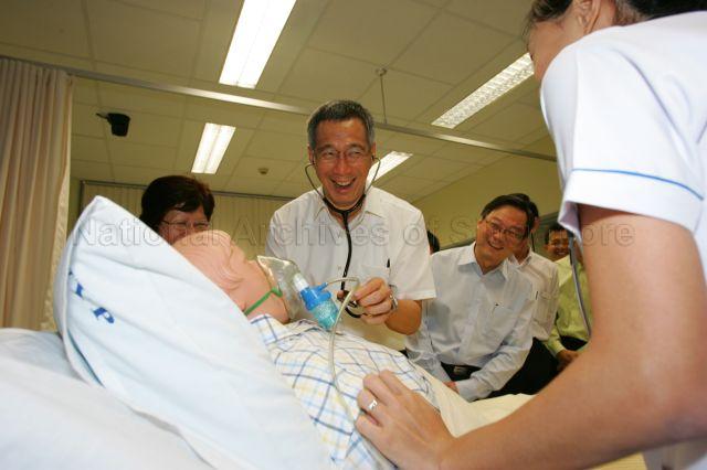 Taken at: Visit to Continuing Education Training Centre at Nanyang Polytechnic's School of Health Sciences Pictured: Prime Minister Lee Hsien Loong and Minister for Manpower Gan Kim Yong
