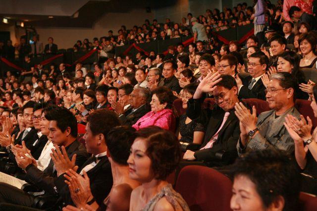 Taken at: Channel 8 Star Awards at Mediacorp TV Theatre Pictured: Guest-of-Honour President S R Nathan, his wife Mrs Nathan and Acting Minister for Information, Communications and the Arts RAdm(NS) Lui Tuck Yew