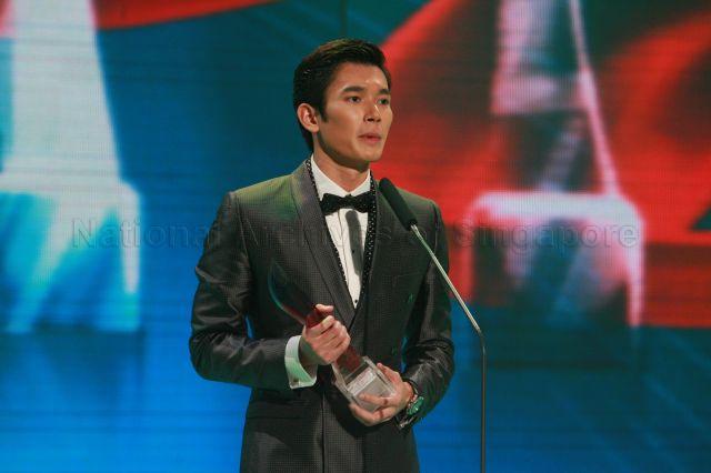 Winner of "Top 10 Most Popular Male Artistes" Elvin Ng delivering speech during Star Awards at MediaCorp TV Theatre, Caldecott Hill