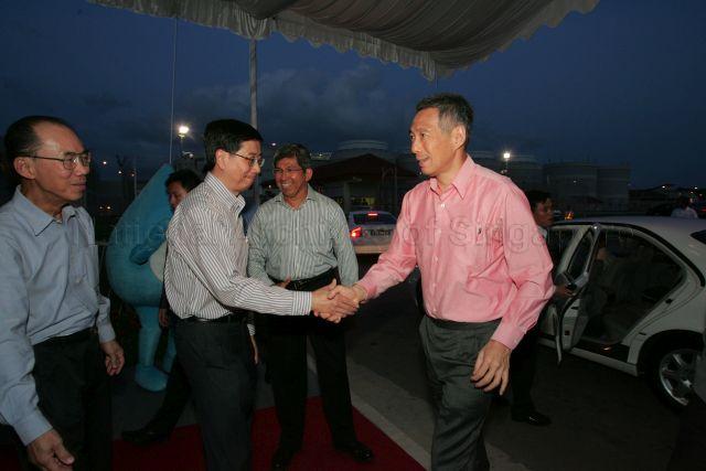 Taken at: Opening ceremony of Changi Water Reclamation Plant (CWRP) at Changi East Way Pictured: Guest-of-Honour Prime Minister Lee Hsien Loong, Minister for the Environment and Water Resources Dr Yaacob Ibrahim and Chairman of Public Utilities Board Tan Gee Paw
