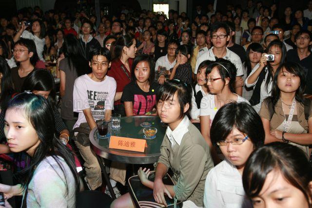 Participants, mostly students and young working adults, at launch of CLing, a new Chinese-learning media platform (cling.omy.sg) jointly presented by Business China and omy.sg (Singapore Press Holdings' bilingual news portal), held at Dragonfly, St James Power Station in Sentosa Gateway