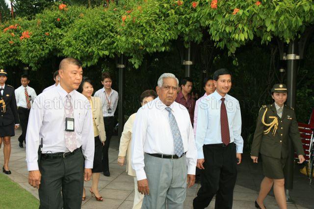 President and Mrs S R Nathan arriving at Istana Lawn to host reception for Singapore Women's Everest team. With them are Minister for Community Development, Youth and Sports Dr Vivian Balakrishnan and Minister of State for Community Development, Youth and Sports Mrs Yu-Foo Yee Shoon.