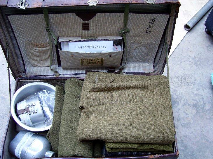 Daily necessities of Nanyang Chinese volunteer drivers and mechanics during the Sino-Japanese War.