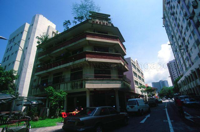 Early 1950s' apartment block on corner of Maude Road and King George's Avenue