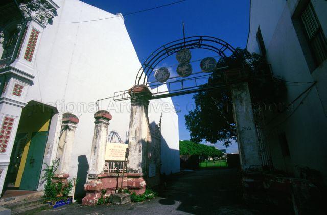 Gates to "New World" Amusement Park at Jalan Besar, opposite Plumer Road
