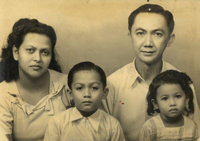 Alice and Frank Scully with their children Robert and Martha