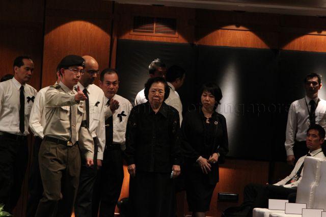 Taken at: Dr Goh Keng Swee's funeral service at Singapore Conference Hall Pictured: Minister for Finance Tharman Shanmugaratnam and his wife Jane Yumiko Ittogi, and Phua Swee Liang, wife of former Second Deputy Prime Minister Dr Goh Keng Swee