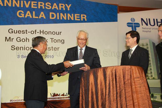 Taken at: National University Hospital (NUH)'s 25th Anniversary Gala Dinner at Shangri-La Hotel Pictured: Guest-of-Honour Senior Minister Goh Chok Tong, Chairman of National University Health System Lim Yong Wah and Chief Executive of National University Health System Dr Benjamin Ong