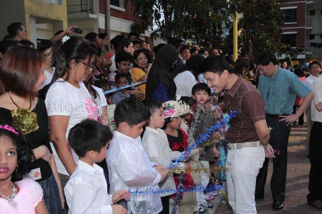 Taken at: Tanjong Pagar GRC Inter-Racial Harmony Day at Radin Mas at Redhill Square Pictured: Members of Parliament for Tanjong Pagar GRC Baey Yam Keng and Acting Minister for Information, Communications and the Arts Lui Tuck Yew