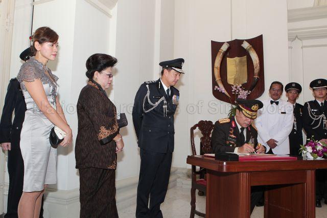 Taken at: Distinguished Service Order (P) Investiture for Chief of Indonesian National Police Bambang Hendarso Danuri Pictured: Chief of Indonesian National Police Bambang Hendarso Danuri and his wife Nanny Hartiningsih, and Police Commissioner Ng Joo Hee and his wife Joyce Ng