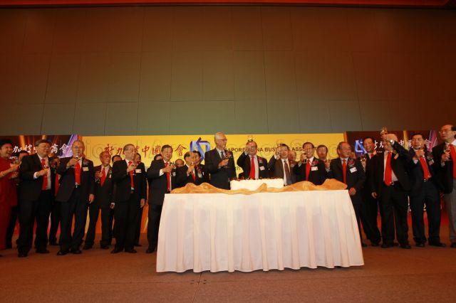 Taken at: Singapore-China Business Association's (SCBA) 40th Anniversary Gala Dinner at Resorts World Sentosa Convention Centre East Ballroom Pictured: Guest-of-Honour Senior Minister Goh Chok Tong, President of SCBA Professor Phua Kok Khoo and China's Ambassador to Singapore Wei Wei