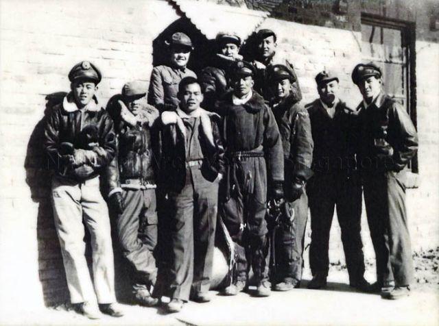 Flying Tiger Captain Li Wei Lie was born in 1918 in Singapore. During World War II, he took it as his sense of duty to fight for the country, and enrolled in the air force military school. He was from the 8th Regiment of 3rd Squadron of the China Air Force, and retired in 1947. Picture shows a group photograph of the Flying Tigers. Captain Li Wei Lie is in the front row, centre.