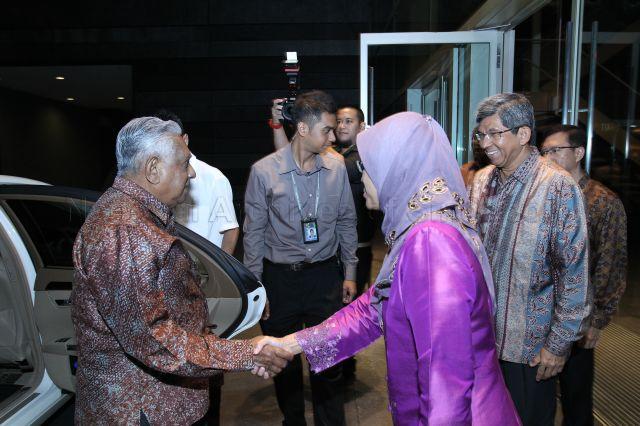 President S R Nathan being greeted by Chairman of Malay