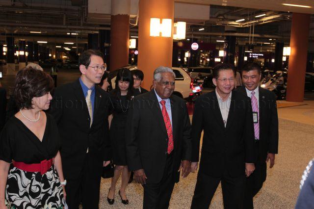 President S R Nathan arriving at Resorts World Sentosa Convention Centre to officiate at opening ceremony cum welcome dinner of 21st International Association for Volunteer Effort (IAVE) World Volunteer Conference. On the left are organising chairman of the conference Mrs Tan Chee Koon and IAVE World President Dr Lee Kang Hyun.