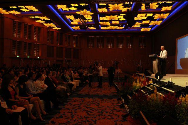 Senior Minister Goh Chok Tong addressing guests and delegates at opening plenary of 21st International Association for Volunteer Effort (IAVE) World Volunteer Conference held at Compass West Ballroom, Resorts World Sentosa Convention Centre