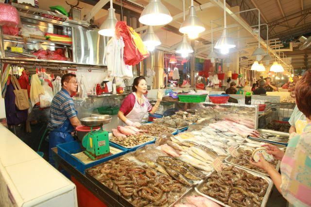 Fish and seafood stall in the wet market at Block 628, Ang Mo Kio Avenue 4, which Prime Minister Lee Hsien Loong toured after his visit to Yio Chu Kang Community Club at Ang Mo Kio Street 61