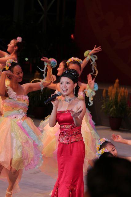 Singer from Nanjing, Ms Yao Yunfei, performing at River