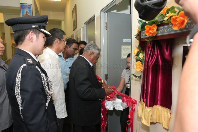 President S R Nathan opening Sunlove Reminiscence Therapy Centre during visit to Sunlove Home at 70 Buangkok View, Buangkok Green Medical Park