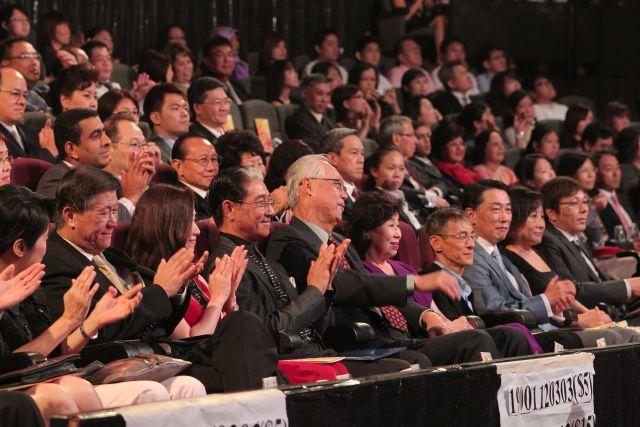 Taken at: Society of Physical Disability (SPD) Charity Show at Mediacorp TV Pictured: Senior Minister Goh Chok Tong and his wife Mrs Goh, Chief Executive Officer of Mediacorp Lucas Chow and Deputy Chief Executive Officer for Television Chang Long Jong