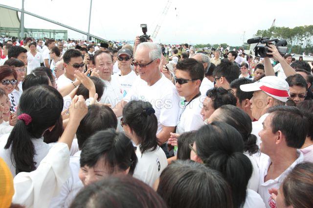Senior Minister Goh Chok Tong attending Inter-Religious Organisation Day, which is held in conjunction with World Water Day, at Marina Barrage Green Roof