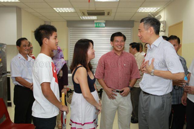 Taken at: Jalan Kayu Day at the Residents' Committee Centre at Block 981D Buangkok Crescent Pictured: Prime Minister Lee Hsien Loong, Member of Parliament for Ang Mo Kio GRC Wee Siew Kim and Member of Parliament for Aljunied GRC Yeo Guat Kwang