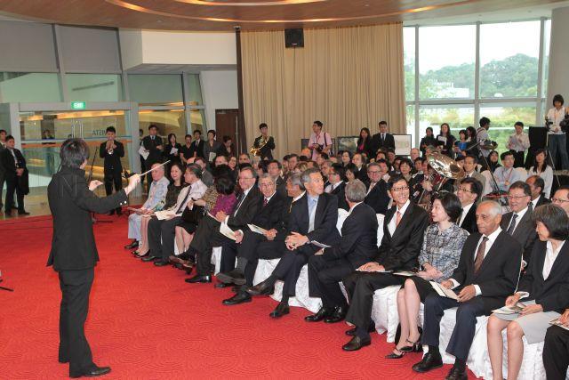 Taken at: Launch of Yale-National University of Singapore (NUS) College at the NUS Kent Ridge Campus University Hall Pictured: Chairman of the Council of Presidential Advisors J Y Pillay, NUS President Professor Tan Chorh Chuan, President of Yale University Professor Richard C Levin, Prime Minister Lee Hsien Loong, Minister for Education and Second Minister for Defence Ng Eng Hen and Chairman of NUS Board of Trustees Wong Ngit Liong