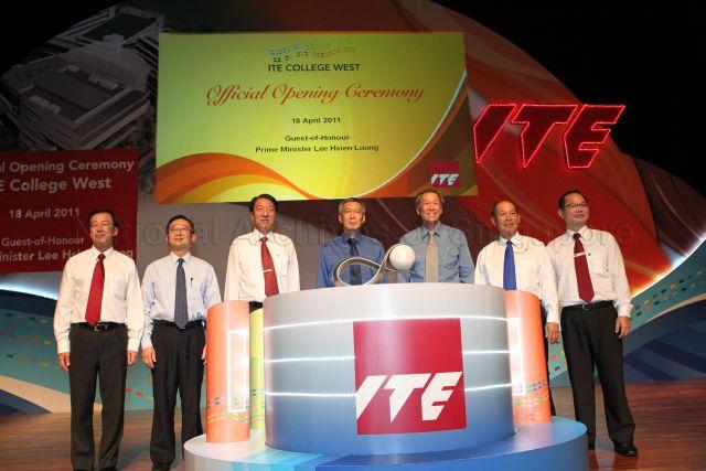 Prime Minister Lee Hsien Loong with (from left) Director and Chief Executive Officer of Institute of Technical Education (ITE) Bruce Poh Geok Huat, Minister for Manpower Gan Kim Yong, Deputy Prime Minister and Minister for Defence Teo Chee Hean, Minister for Education and Second Minister for Defence Dr Ng Eng Hen, Chairman of ITE Board of Governors Bob Tan Beng Hai and Principal of ITE College West Dr Yek Tiew Ming at official opening ceremony of ITE College West in Choa Chu Kang Grove