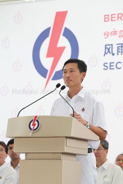 People's Action Party (PAP) candidate for Aljunied Group Representation Constituency (GRC) Ong Ye Kung speaking at PAP lunchtime election rally held at Boat Quay next to UOB Plaza