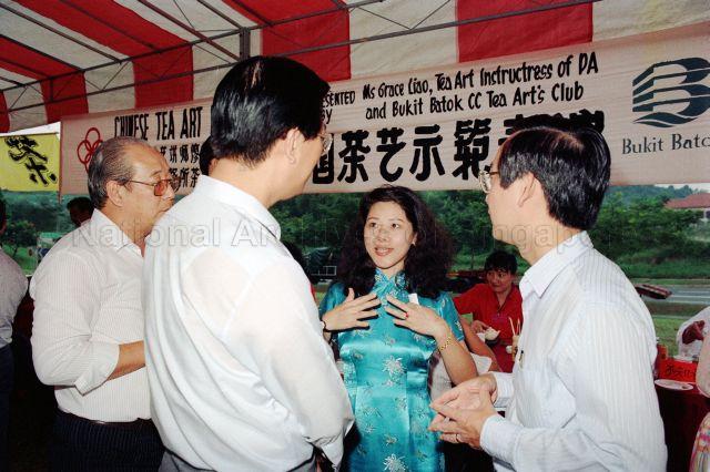 New Bukit Batok Community Club Ground Breaking Ceremony - Member of Parliament Ong Chit Chung having conversation with Tea Art Instructress of People's Association and Bukit Batok Community Centre Tea Art's Club Grace Liao.
