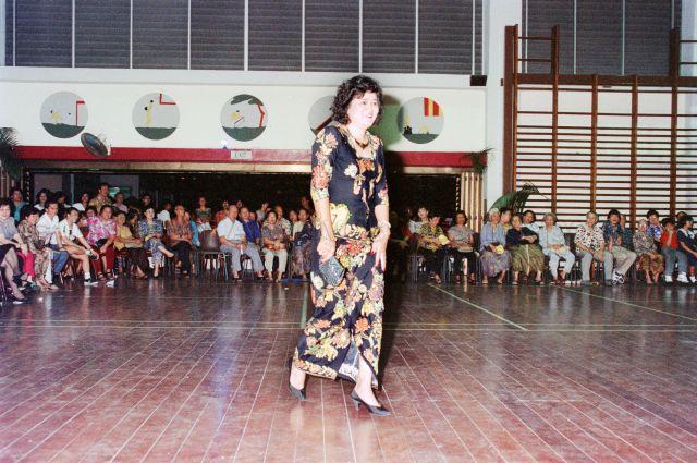 Dondang Sayang Joget Lambak at Teck Ghee Community Centre - Dancing in the hall.