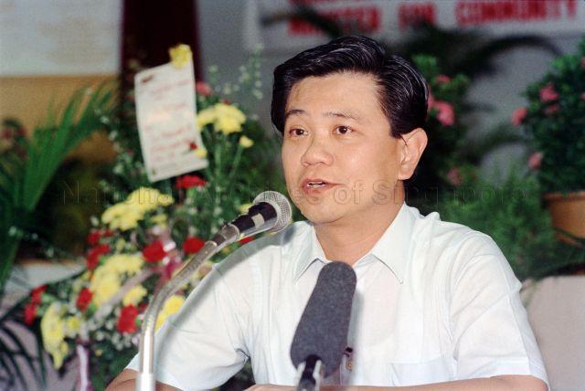 Renaming Ceremony of Tampines North Community Centre to Tampines North Community Club - Minister for Community Development and Foreign Affairs Wong Kan Seng having a dialogue session with the residents.