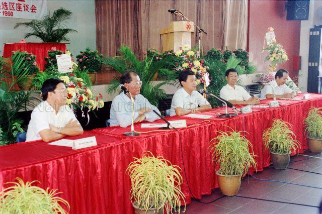 Renaming Ceremony of Tampines North Community Centre to Tampines North Community Club - Minister for Community Development and Foreign Affairs Wong Kan Seng having a dialogue session with the residents, accompanied by Senior Minister of State for Education Tay Eng Soon, Members of Parliament Chew Heng Ching and Zulkifli Bin Mohamed.