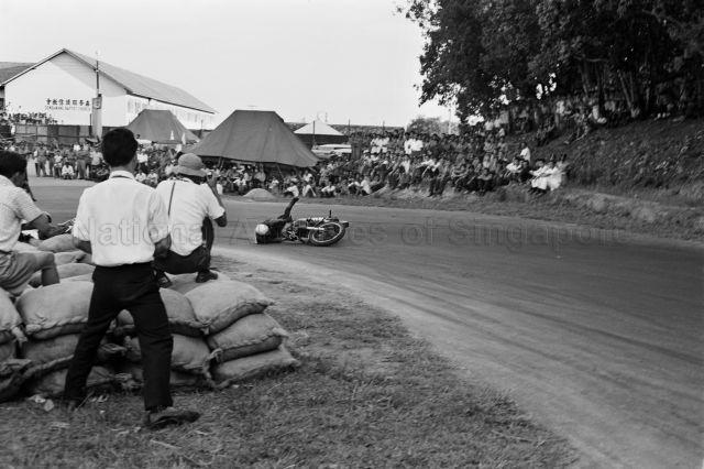 Singapore Grand Prix at Old Upper Thomson Road - Incident on the track