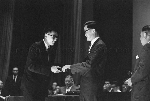 Graduation Ceremony at Singapore Polytechnic - Minister for Education Yong Nyuk Lin presenting certificates to graduands