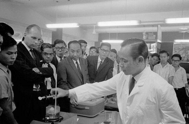 Exhibition at Singapore Polytechnic - Minister for Finance Goh Keng Swee touring the exhibition