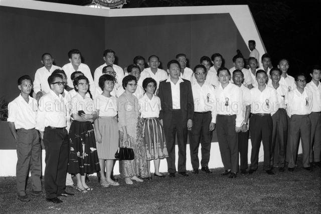 Prime Minister's Reception at Sri Temasek - Group photo of Prime Minister Lee Kuan Yew with guests
