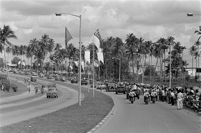 Visit to Singapore - Motorcade of Prince Norodom Sihanouk of Cambodia on the way to the Istana Negara