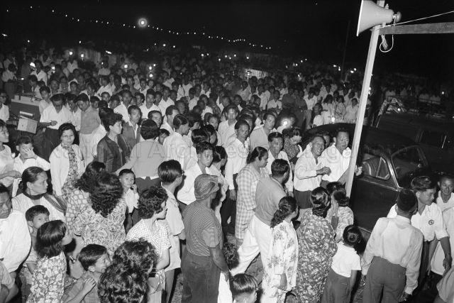 Prime Minister's Visit to Pasar Malam - Prime Minister Lee Kuan Yew touring the Pasar Malam