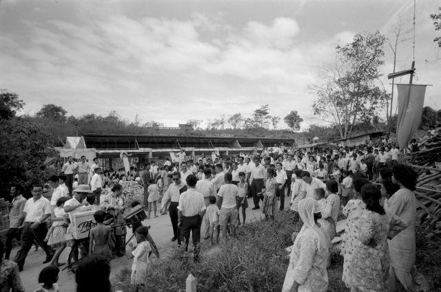 Laying of foundation stone for Woodlands Community Centre - Prime Minister Lee Kuan Yew meeting residents as he walks along Lorong Marsiling towards Woodlands Road