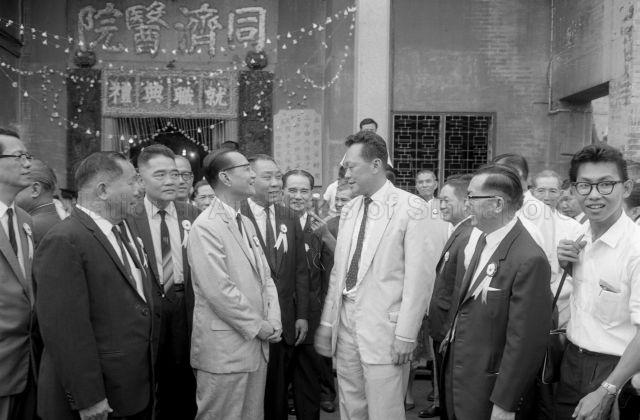 Swearing-in Ceremony at Thong Chai Medical Centre - Prime Minister Lee Kuan Yew having a conversation with board members