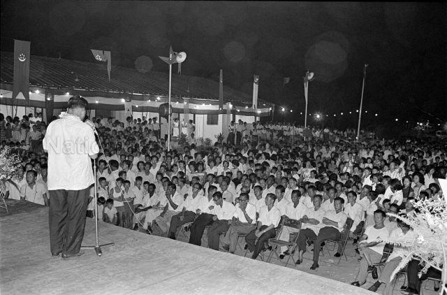 Opening of Thong Hoe Village Clinic - Parliamentary Secretary for National Development Chor Yeok Eng delivering a speech