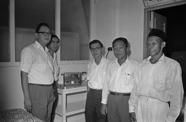 Opening of Lorong Tai Seng Clinic - Minister for National Development Tan Kia Gan touring the clinic